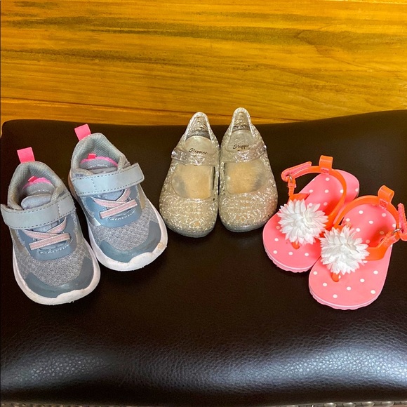 Lot of three pair of Baby Girl’s Sneakers, Sandals, and Jellies Size 3 - Picture 1 of 4